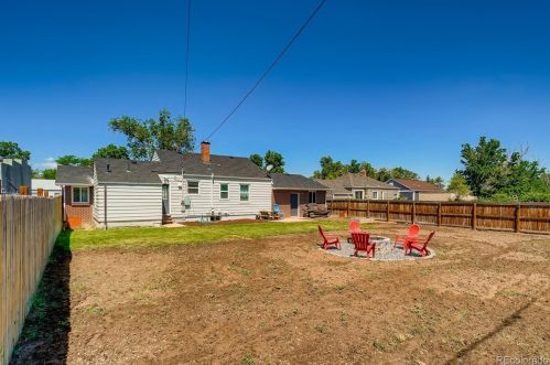 1960 Oakland St, Denver CO  80010-1614 exterior