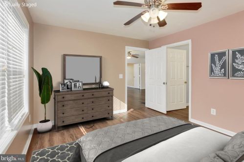 14192 Cuddy Loop, Woodbridge VA  22193-5911 exterior