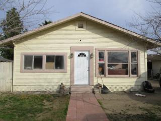 204 Pierce St, Taft, CA 93268-2130