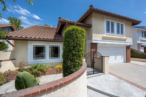 22145 Debra St, El Toro, CA 92630-2330