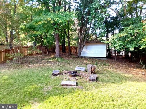 8290 Morning Dew Ct, Springfield VA  22153-3812 exterior