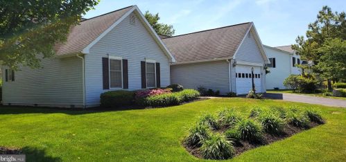 38 Oriole Ln, Falling Waters, WV 25419-4017