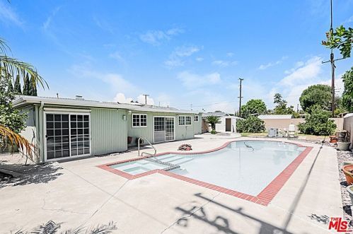 2501 Eola Dr, Anaheim CA  92804-4003 exterior