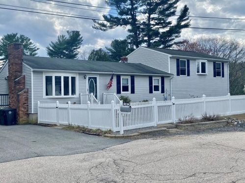 18 Rejane St, Coventry, RI 02816-4450