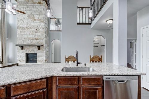 9306 Wheatfield Ln, Richmond TX 77469-5358 exterior