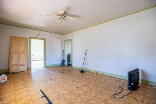 127 Bethel St, Eden, NC 27288-3943