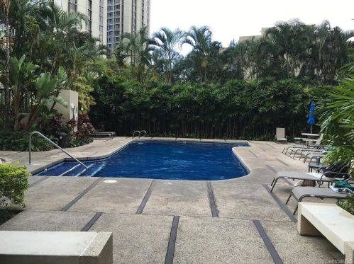 60 Beretania St, Honolulu HI  96817-4752 exterior