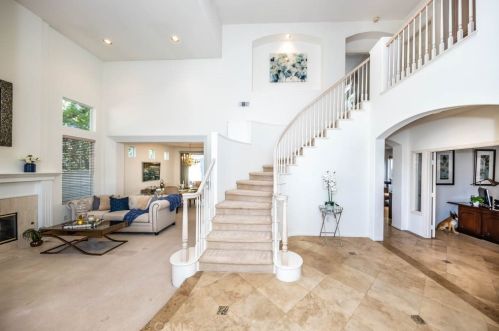 7551 Hollow Oak Rd, Anaheim CA  92808-1429 exterior