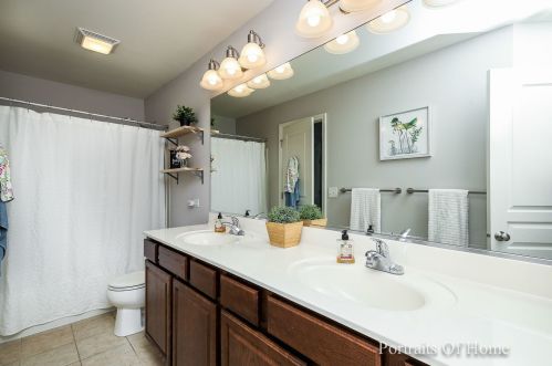 941 Emerald Dr, Pingree Grove IL  60140-9112 exterior