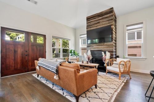 1721 Marietta Rd, Atlanta GA  30318-3668 exterior