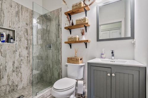 1721 Marietta Rd, Atlanta GA  30318-3668 exterior