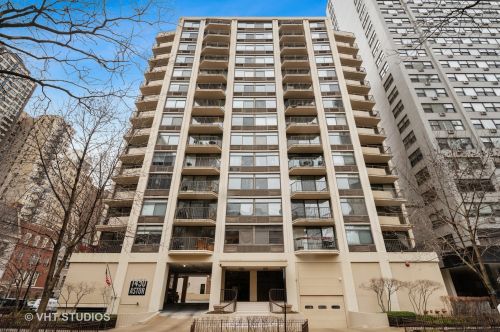 1450 Astor St, Chicago, IL 60610-2272