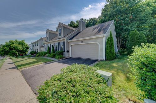 41 Timothy Dr, Middletown, CT 06457-1771