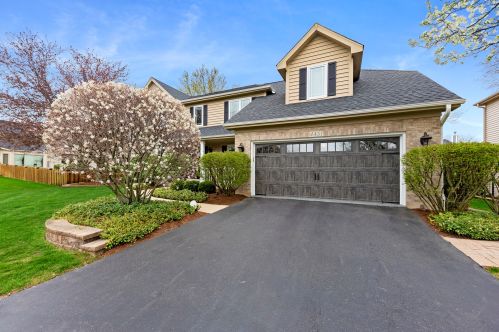4451 Dairymans Cir, Naperville, IL 60564-7100