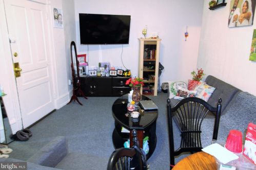 704 Chelten Ave, Philadelphia PA  19126-3712 exterior