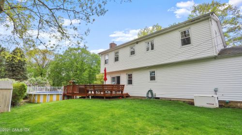 10 Neighborly Way, Riverside, CT 06878-1005