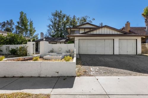 26920 Helmond Dr, Calabasas, CA 91301-2325