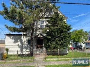 211 Sedore Ave, Fairview, NJ 07022-1520