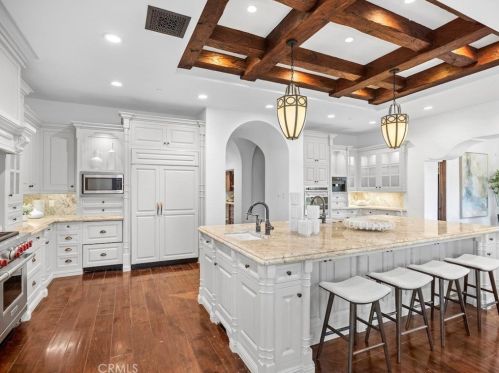 47 Echo Gln, Irvine CA  92603-0421 exterior