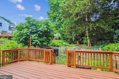 18 Kinsman View Cir, Silver Spring MD 20901-1652 exterior