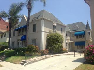 618 Dunsmuir Ave, Los Angeles CA  90036-4002 exterior