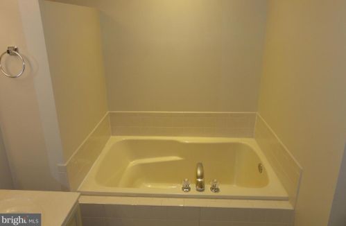 22 Crawford Dr, Charles Town WV 25414-6502 exterior