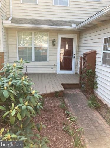 108 Treetops Dr, Lancaster, PA 17601-1740