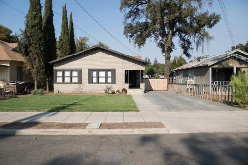 717 Floral St, Visalia, CA 93291-3658