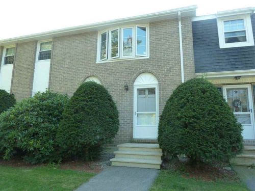 42 Fieldstone Dr, Londonderry, NH 03053-2703