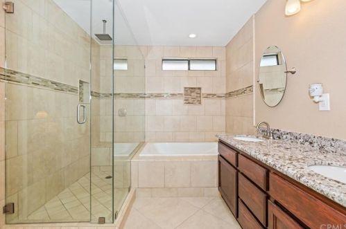 6880 Rycroft Dr, Riverside CA  92506-5317 exterior