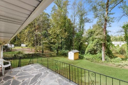 2777 Hedgewood Dr, Atlanta GA  30311-1231 exterior