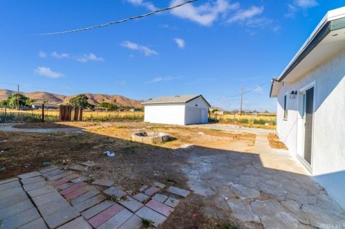 9357 Bellegrave Ave, Riverside CA  92509-2738 exterior