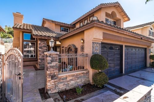 936 Creekview Ln, Anaheim, CA 92808-1443