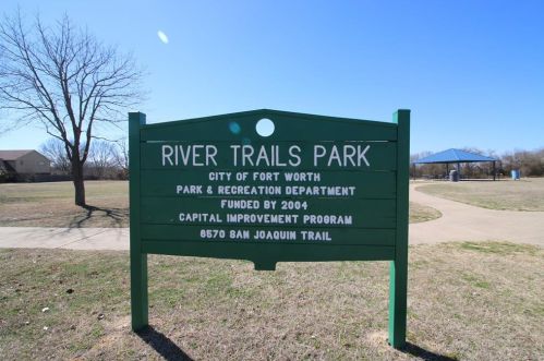 8609 Saranac Trl, Fort Worth TX  76118-7845 exterior