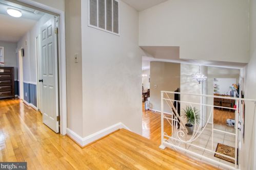 1008 Robroy Dr, Silver Spring MD exterior