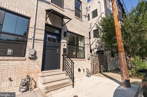 2302 Gordon St, Philadelphia PA 19132-4631 exterior
