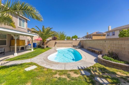 44022 Marbella St, Lancaster CA 93536 exterior