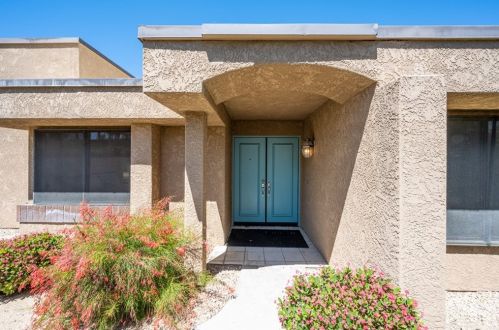 7432 Regency Dr, Palm Springs, CA 92264-6716