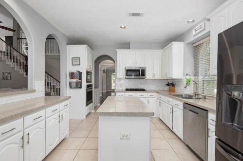 6418 Cyn Pointe Ln, Richmond TX 77469-6106 exterior