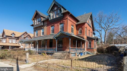 1013 49th St, Philadelphia, PA 19143-3433