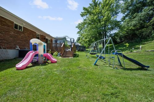 2329 Fairgreen Dr, Cincinnati OH  45238-3230 exterior