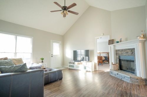 985 Woodvalley Dr, Holly Springs, GA 30115-8216