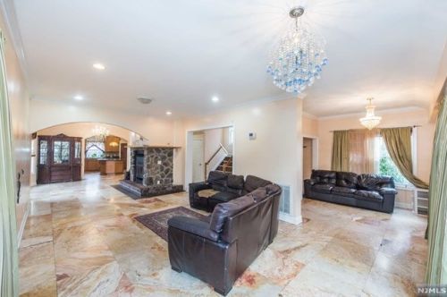 756 Degraw Ave, Newark, NJ 07104-1617