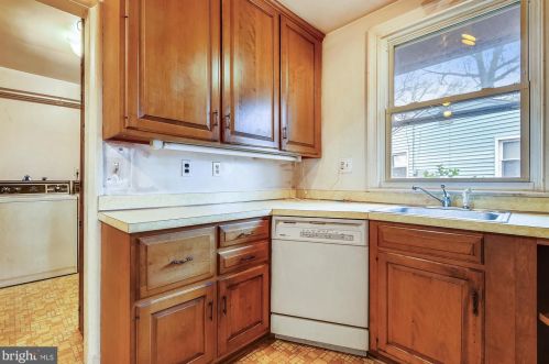 8407 Tahona Dr, Silver Spring MD 20903-3210 exterior