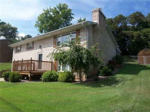 257 Pahlhurst Plz, Parkersburg, WV 26101-7620