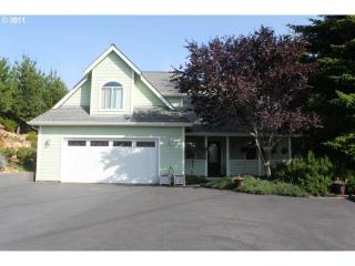828 Old County Rd, Harbor, OR 97415-9293