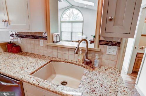 1321 Cheves Pl, Lancaster PA  17603-4943 exterior