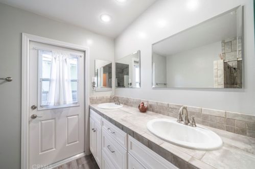 511 Century Dr, Anaheim CA  92805-2235 exterior