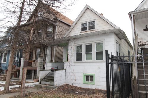 4023 Bernard St, Chicago, IL 60618-2215