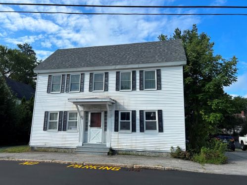 18 Central St, Hillsboro, NH 03244-4352